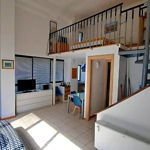 Appartamento Gemme Fiorentine In Front Of The Train Station 5 Minutes From The Centre Free Parking, Firenze
