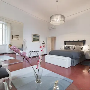 Old Bridge: Historical And Chic Holiday home